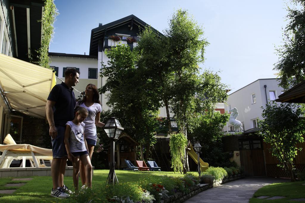 Hotel Cavallino Bianco - Weisses Roessl San Candido Exterior foto