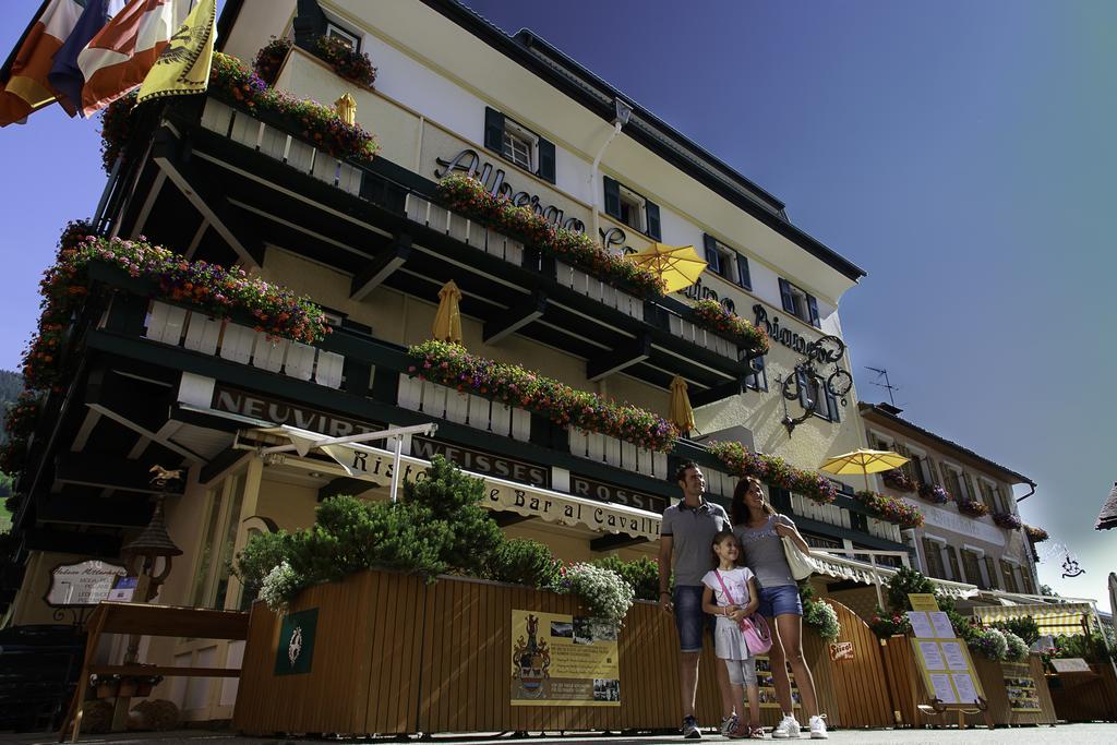 Hotel Cavallino Bianco - Weisses Roessl San Candido Exterior foto